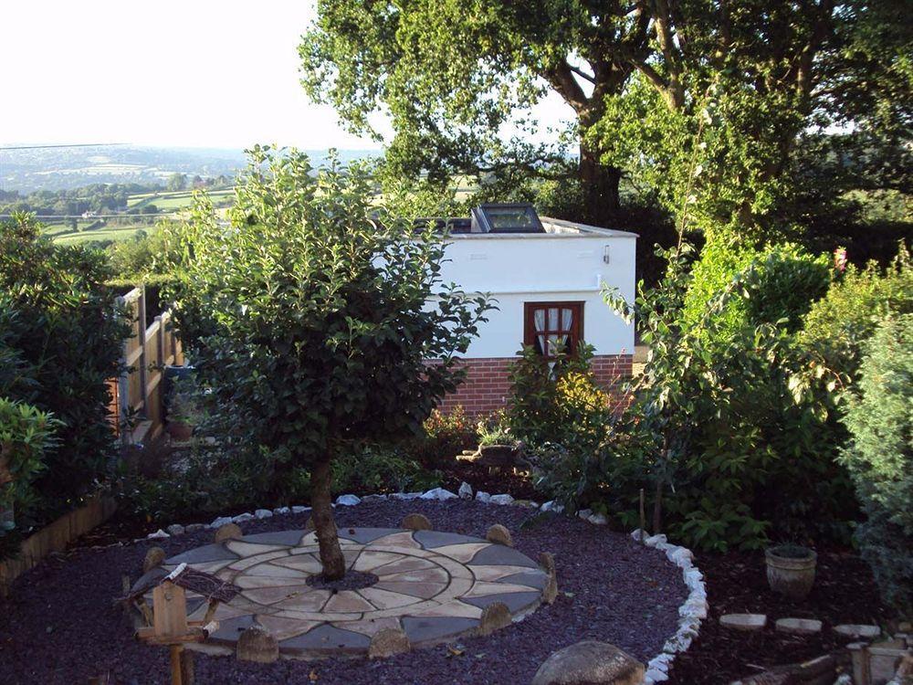 Cozy Snug Room, Short Drive To Lyme Regis, Crackling Fireplace, Private Balcony & Stunning Countryside Views, Free Private Parking & Wifi Axminster Exterior foto