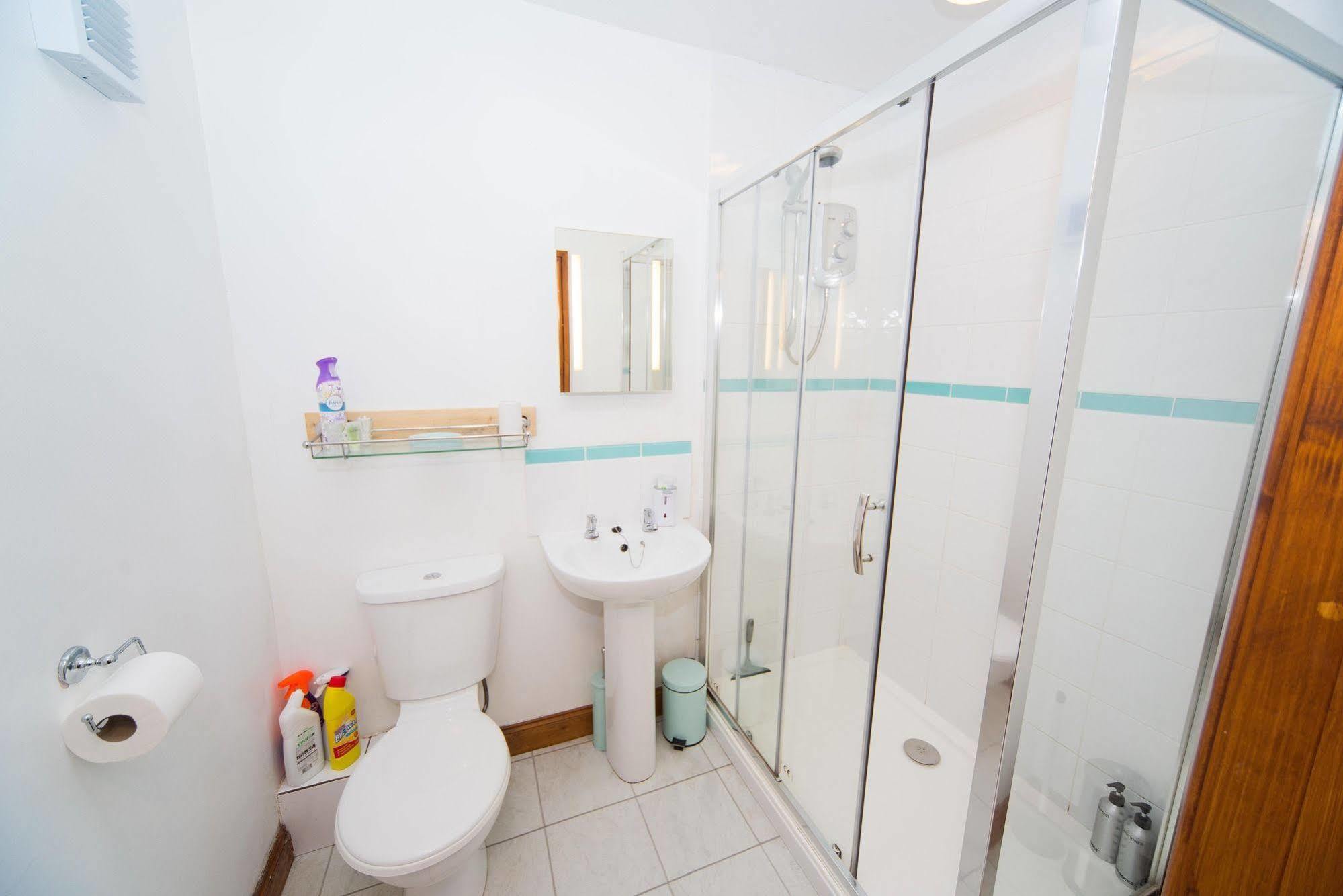 Cozy Snug Room, Short Drive To Lyme Regis, Crackling Fireplace, Private Balcony & Stunning Countryside Views, Free Private Parking & Wifi Axminster Exterior foto