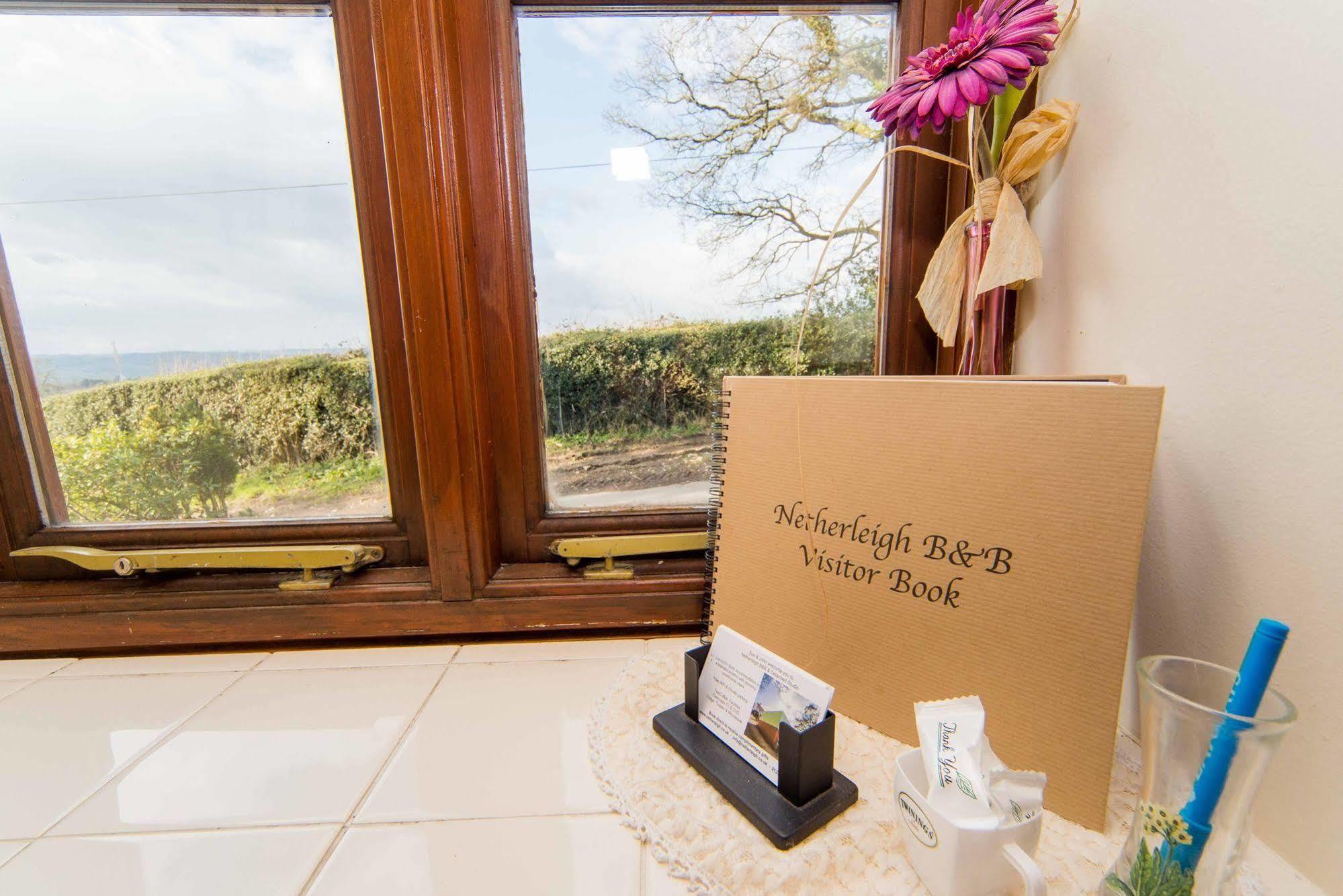 Cozy Snug Room, Short Drive To Lyme Regis, Crackling Fireplace, Private Balcony & Stunning Countryside Views, Free Private Parking & Wifi Axminster Exterior foto